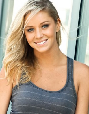 Tara Holt Fotoğrafı