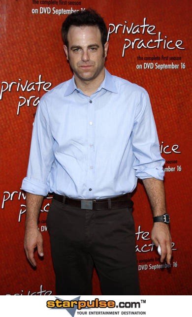 Paul Adelstein fotoğrafı