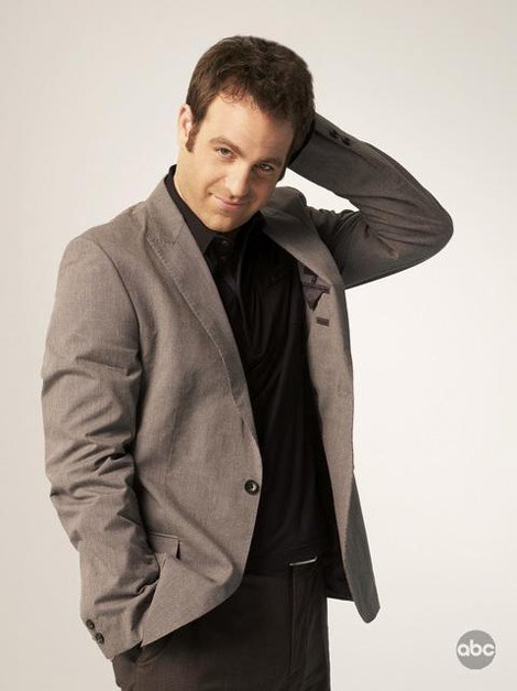 Paul Adelstein fotoğrafı