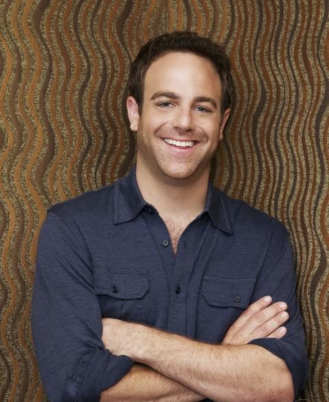 Paul Adelstein Fotoğrafı