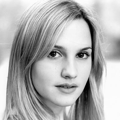 Ruth Bradley fotoğrafı