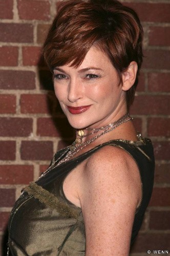 Carolyn Hennesy fotoğrafı