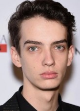 Kodi Smit-McPhee fotoğrafı
