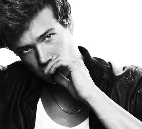 Ed Speleers Fotoğrafı