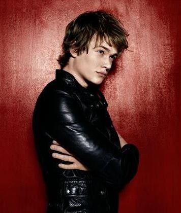 Ed Speleers fotoğrafı