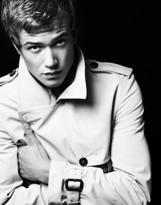 Ed Speleers Fotoğrafı