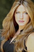 Jes Macallan Fotoğrafı