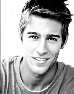 Luke Guldan fotoğrafı