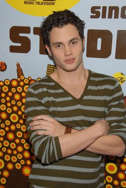 Penn Badgley Fotoğrafı