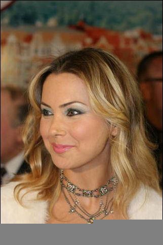 Ece Erken Fotoğrafı