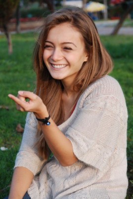 Damla Sönmez Fotoğrafı