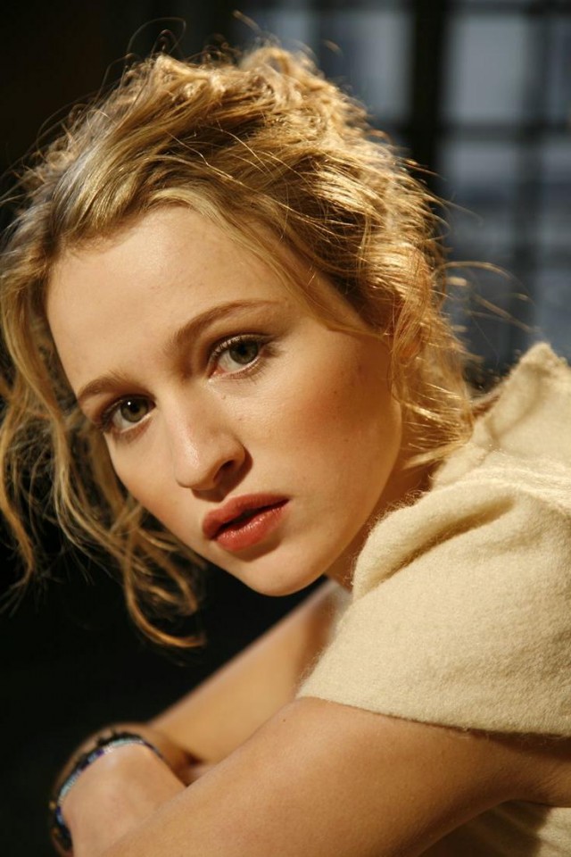 Christa Théret fotoğrafı