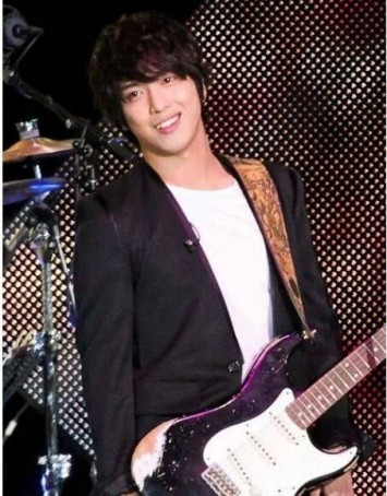 Jung Yong-Hwa Fotoğrafı