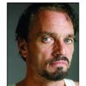 Gregory Scott Cummins fotoğrafı