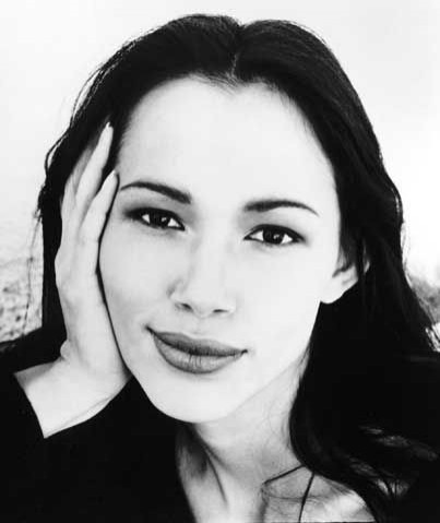 Irene Bedard Fotoğrafı