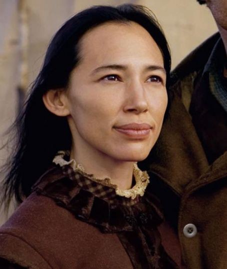 Irene Bedard Fotoğrafı
