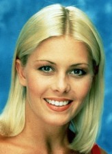 Nicole Eggert fotoğrafı