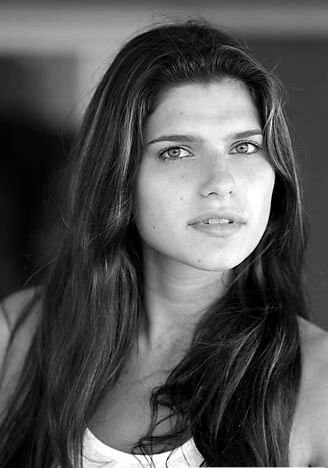 Lake Bell Fotoğrafı