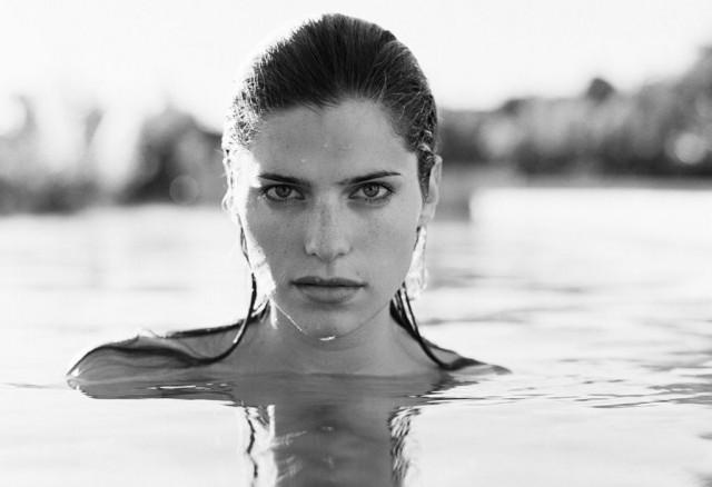 Lake Bell Fotoğrafı