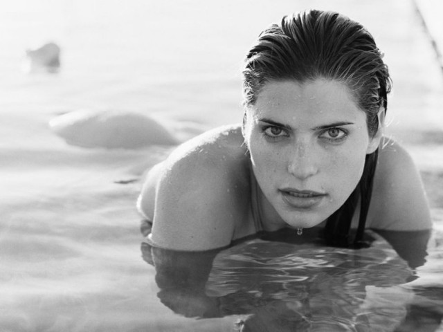 Lake Bell Fotoğrafı