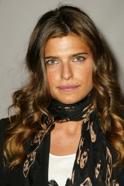 Lake Bell Fotoğrafı