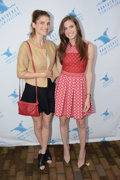 Lake Bell Fotoğrafı