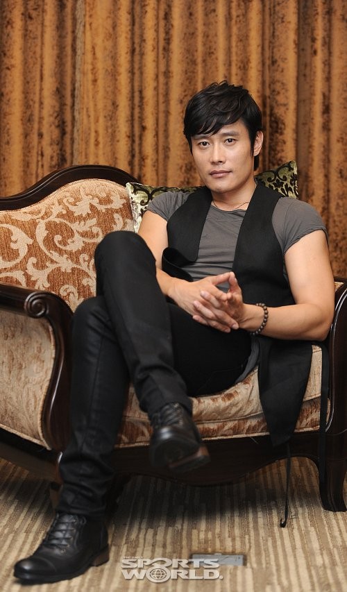 Lee Byung-hun Fotoğrafı