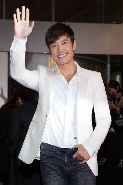 Lee Byung-hun Fotoğrafı
