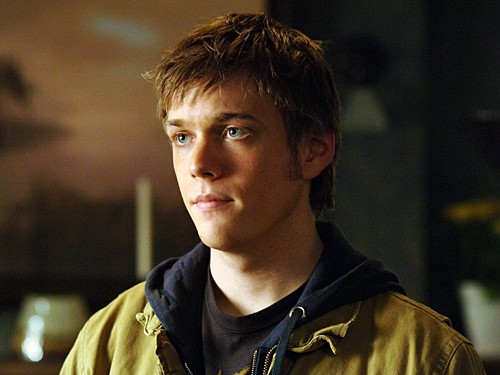 Jake Abel Fotoğrafı