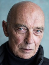 James Faulkner fotoğrafı