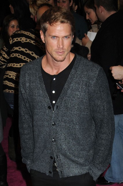 Jason Lewis Fotoğrafı