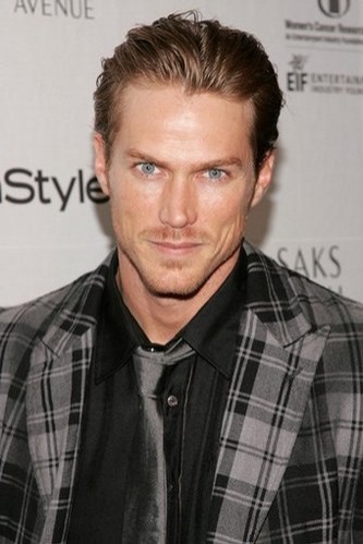 Jason Lewis Fotoğrafı