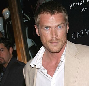 Jason Lewis Fotoğrafı