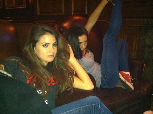 Shelley Hennig Fotoğrafı