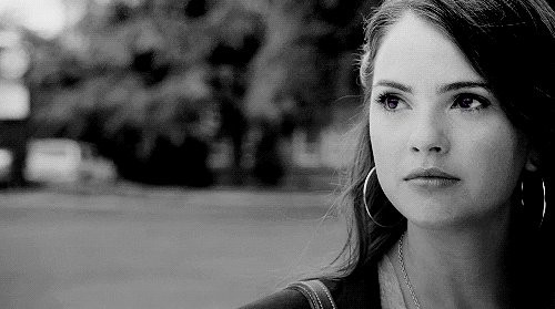 Shelley Hennig Fotoğrafı