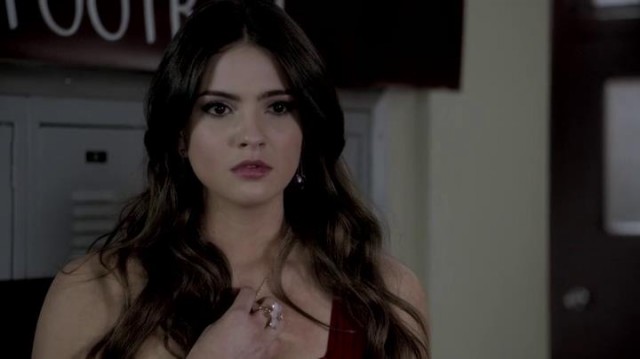 Shelley Hennig fotoğrafı