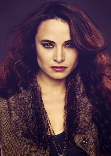 Mia Maestro Fotoğrafı