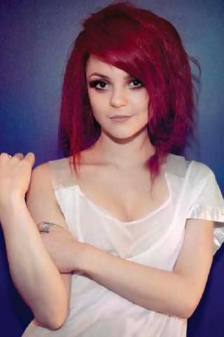 Kathryn Prescott fotoğrafı