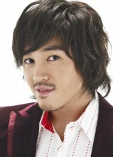 Kim Dong-hee (i) fotoğrafı