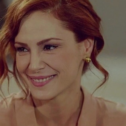 Mine Tugay Fotoğrafı