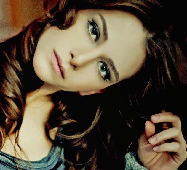 Ezgi Asaroğlu Fotoğrafı