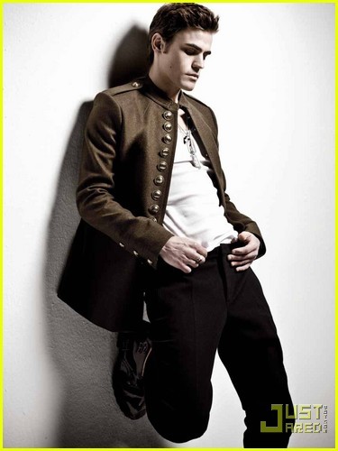 Paul Wesley Fotoğrafı