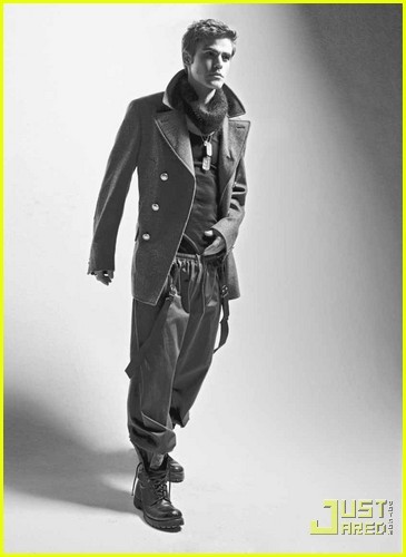 Paul Wesley Fotoğrafı