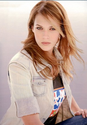 Amanda Righetti Fotoğrafı