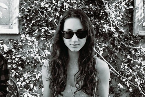 Troian Bellisario Fotoğrafı