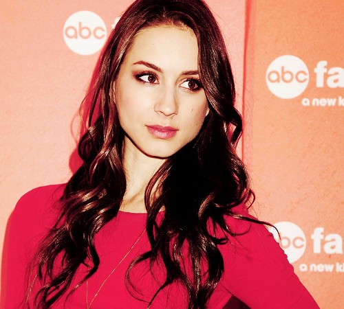 Troian Bellisario Fotoğrafı