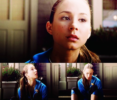 Troian Bellisario Fotoğrafı