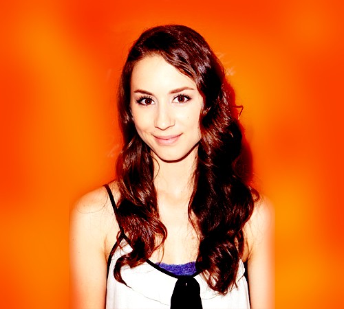 Troian Bellisario Fotoğrafı