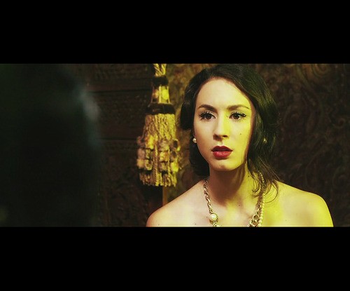 Troian Bellisario Fotoğrafı