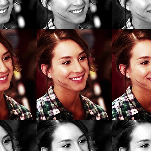 Troian Bellisario Fotoğrafı